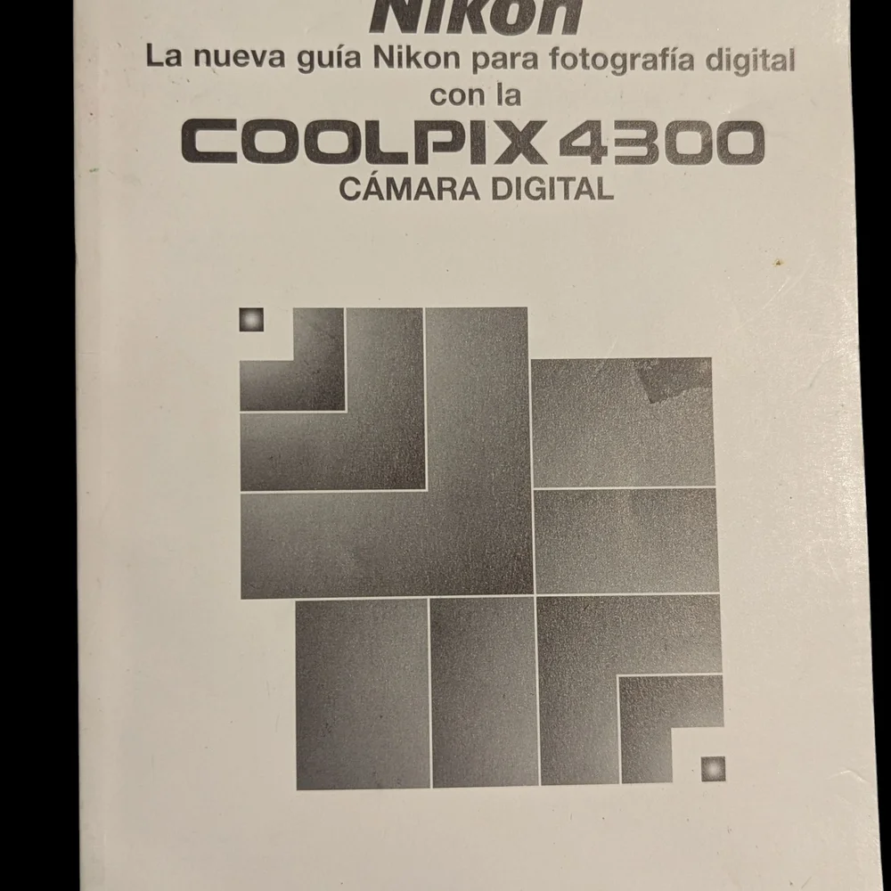 Spanish Nikon Coolpix 4300 Digital Camera Manual Black and White Generalidades